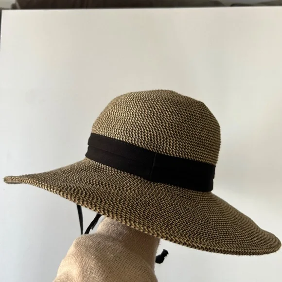 Solar Escape UPF 50+ Sun Protection Hat Adjustable Size - Picture 2 of 6